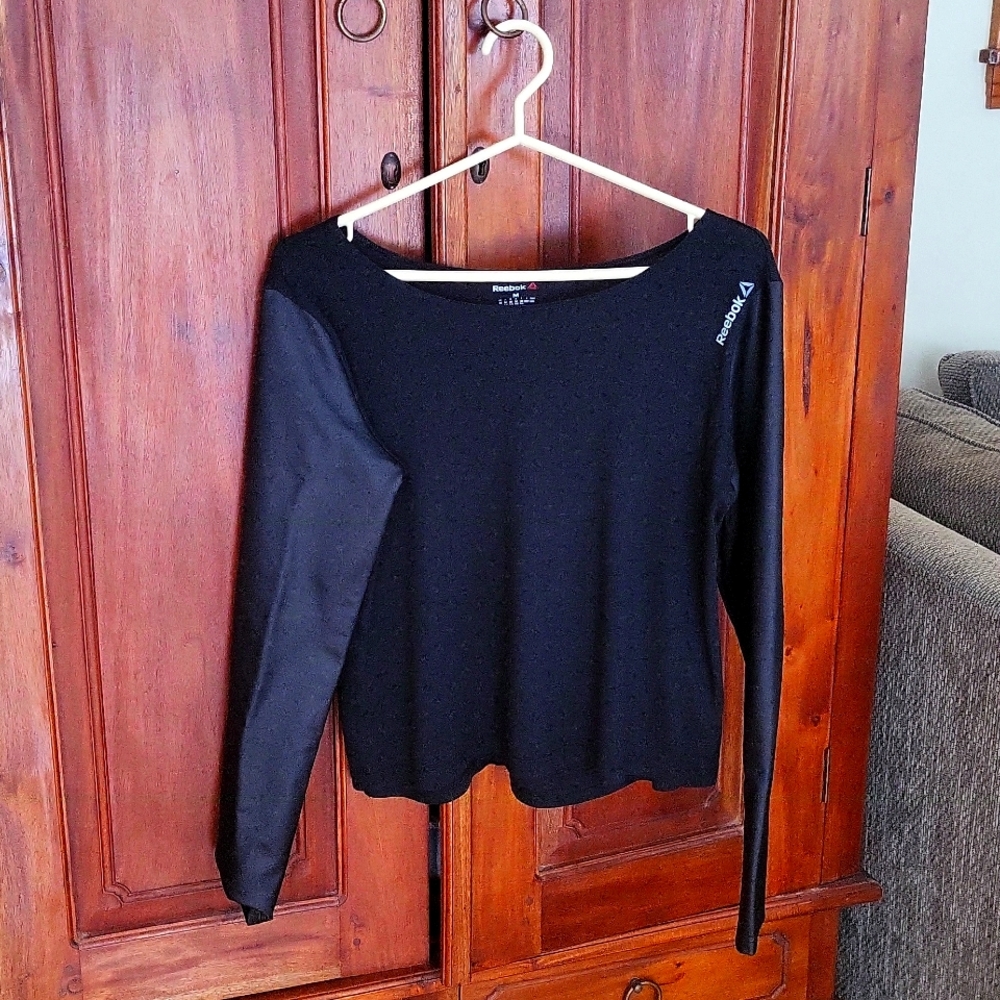 Reebok tshirt size m